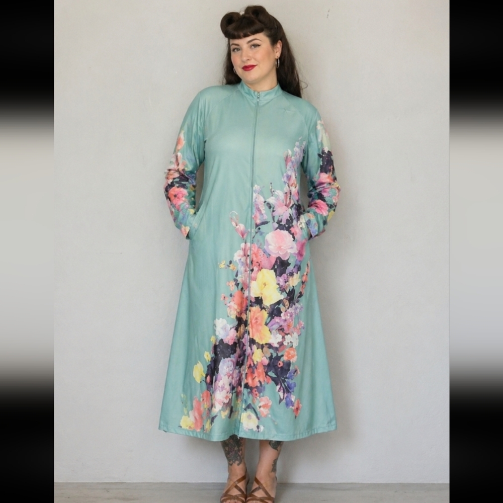 Vintage TRAVEL TIME by Boutique Full Zip Robe House Coat Floral Small
